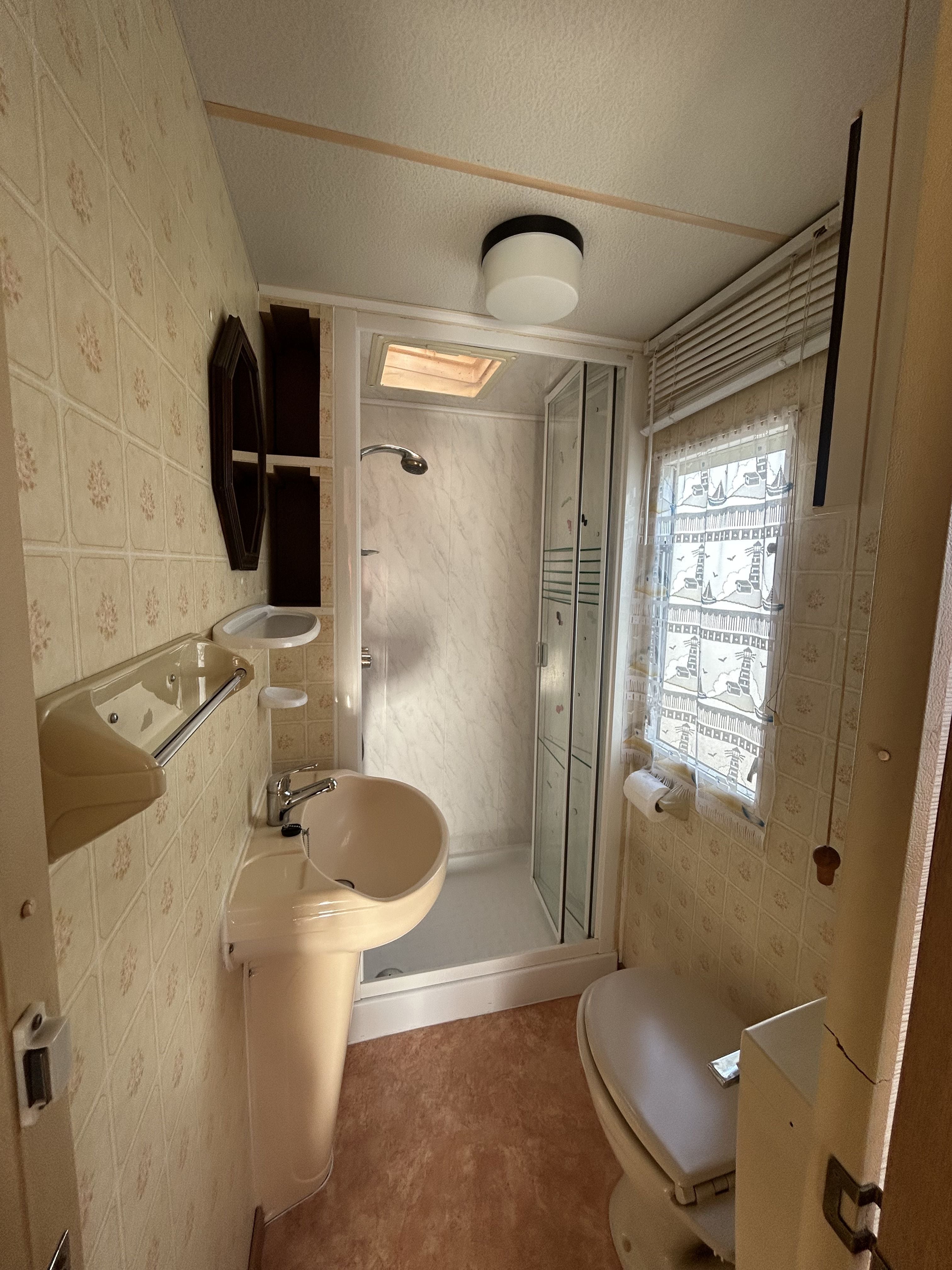 T2  WILLERBY GRANADA 28