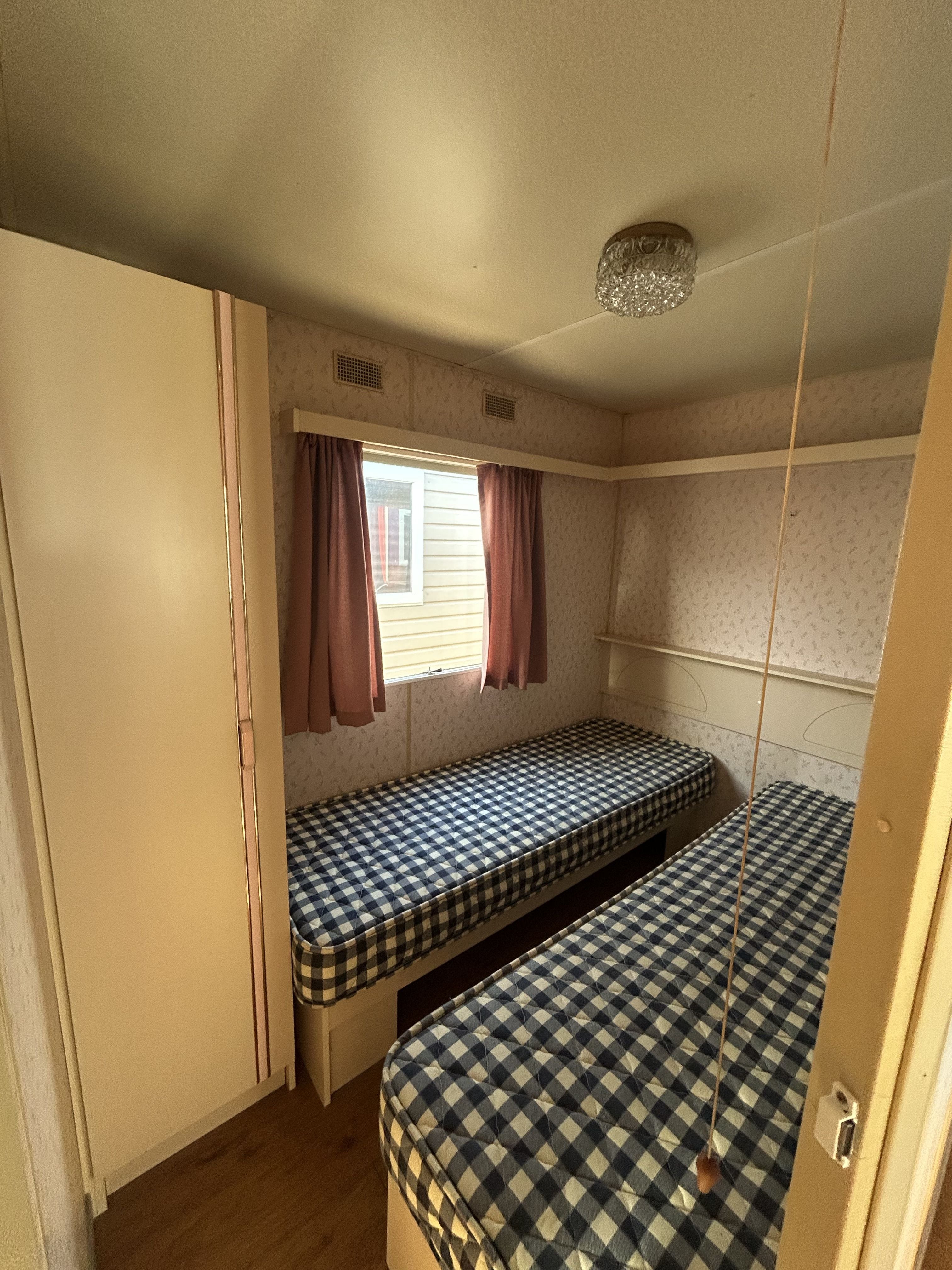 T2  WILLERBY GRANADA 28